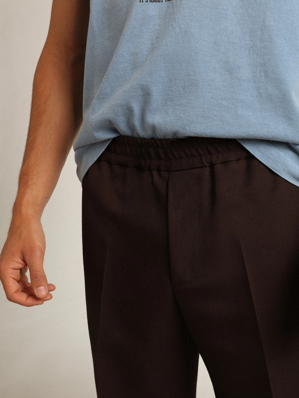 Pantalone jogging Collezione Journey color liquirizia dalla gamba ampia