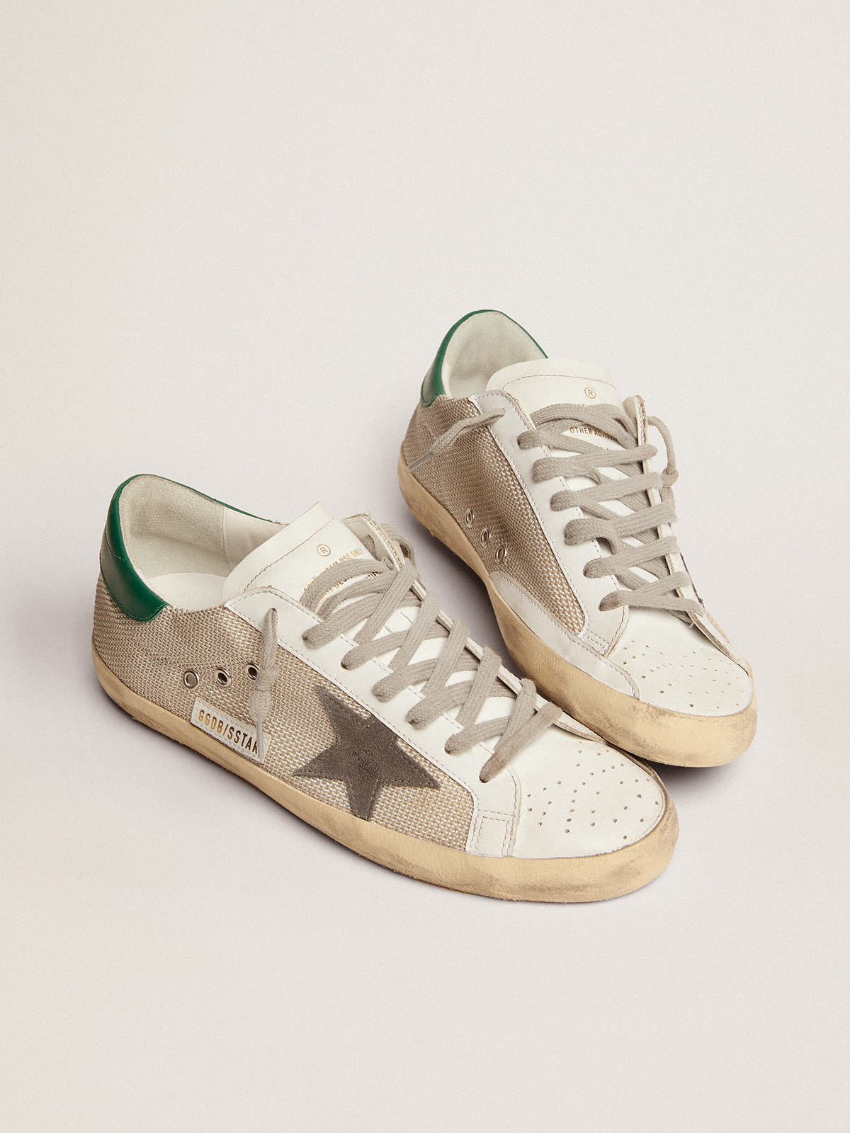 Sneaker Super-Star in rete color argento chiaro con stella in suede grigio
