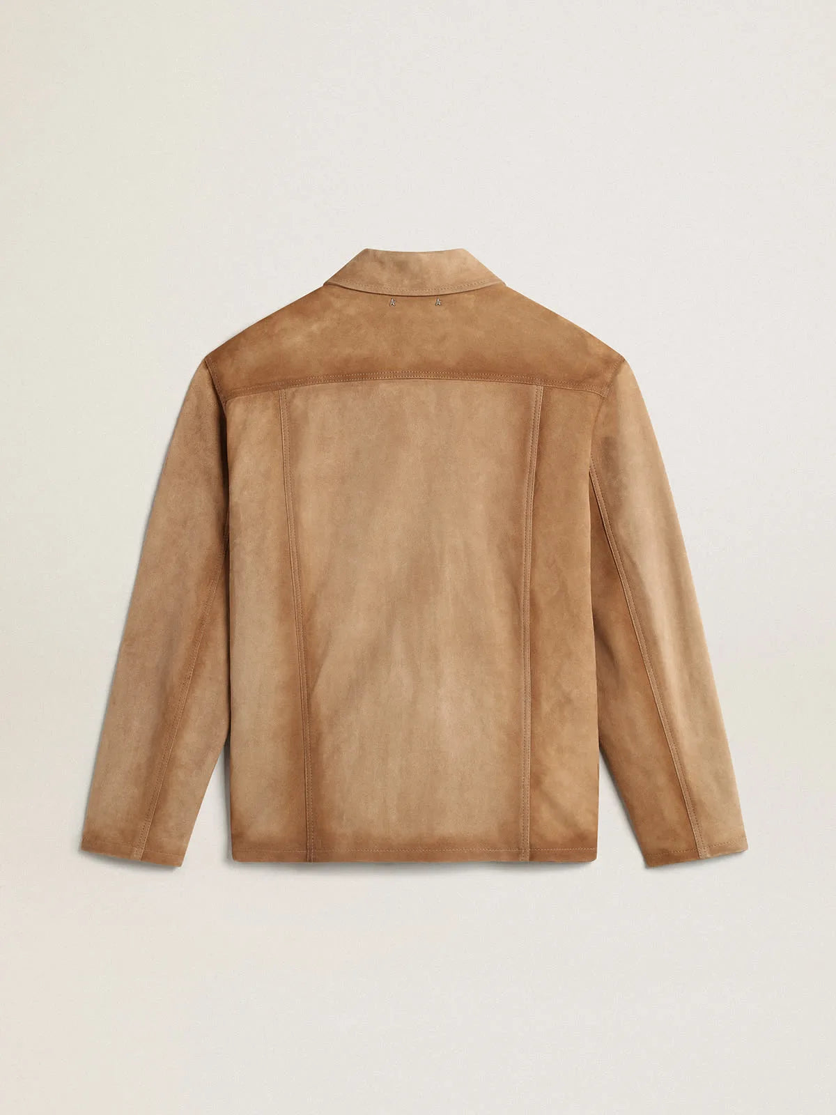 Giacca in pelle color sabbia con patch e chiusura con zip