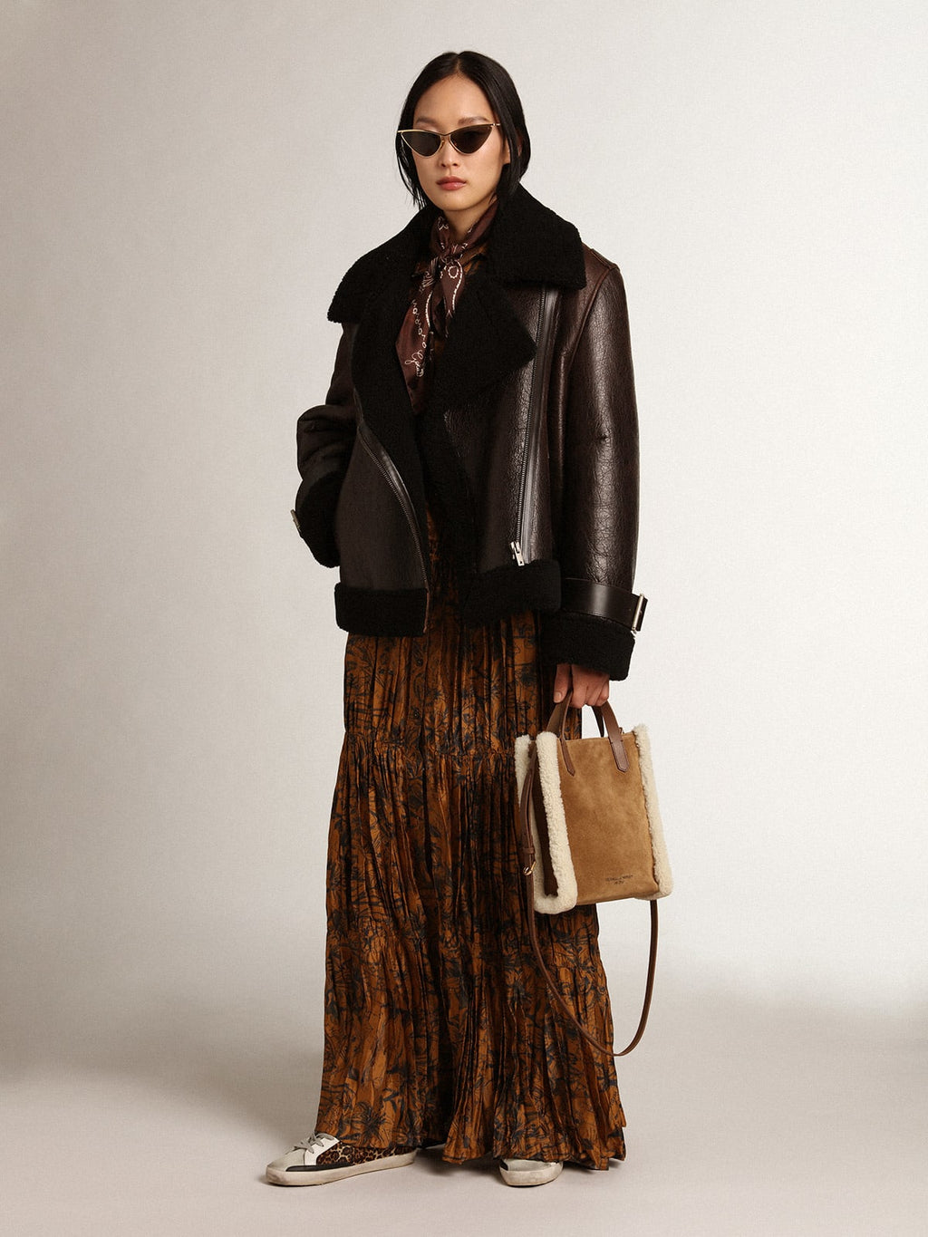 Borsa California Bag mini in pelle scamosciata con finiture in shearling