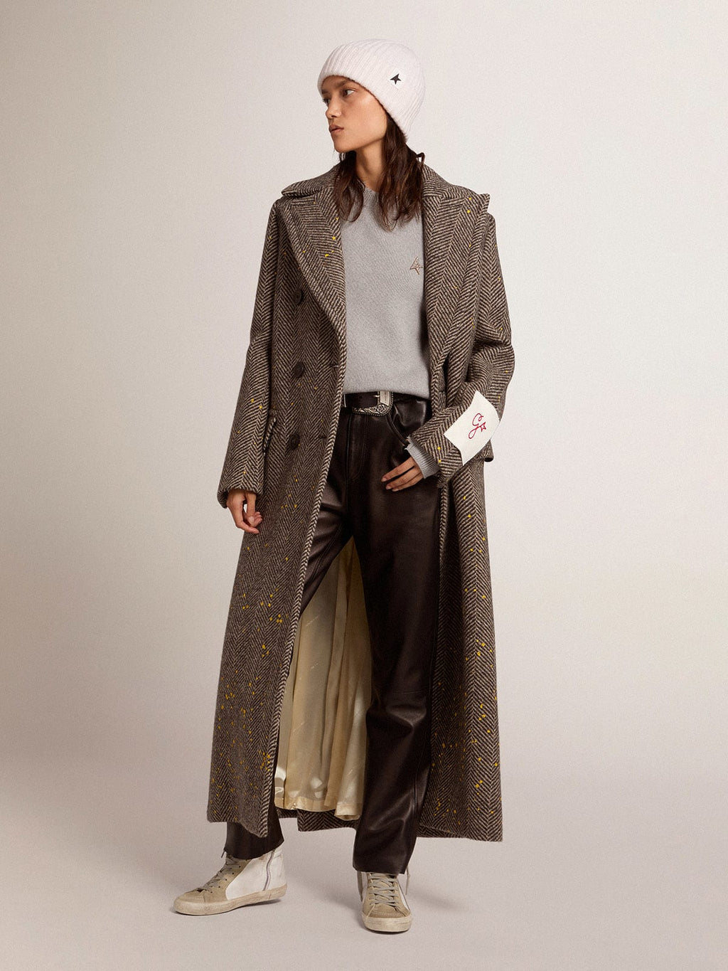 Cappotto lungo da donna herringbone con dettagli gialli