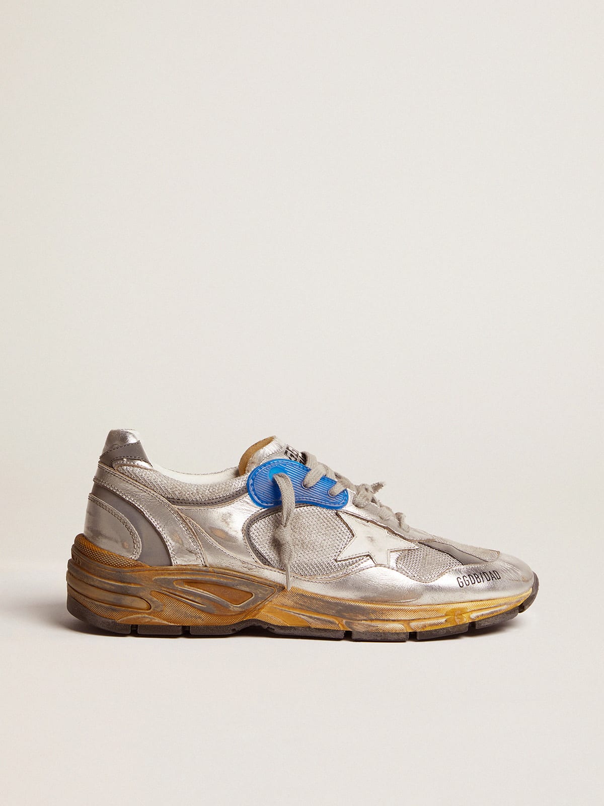 Sneaker Dad-Star color argento e finiture distressed