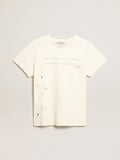 T-shirt di colore bianco con scritta e ricamo