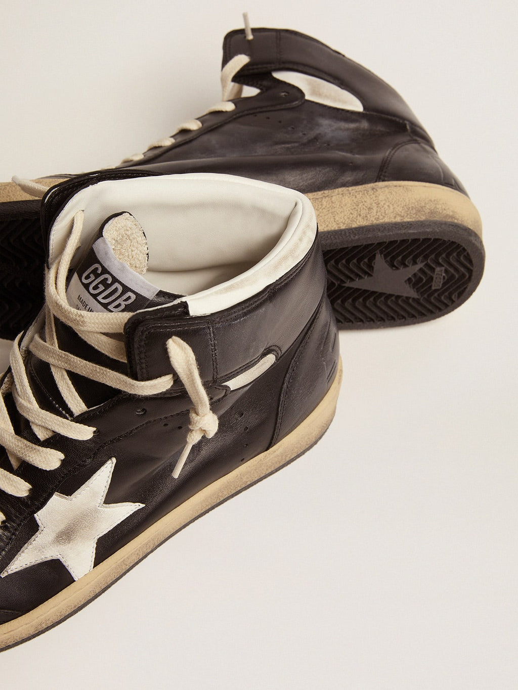 Sneaker Sky-Star in nappa nera con stella in nappa bianca
