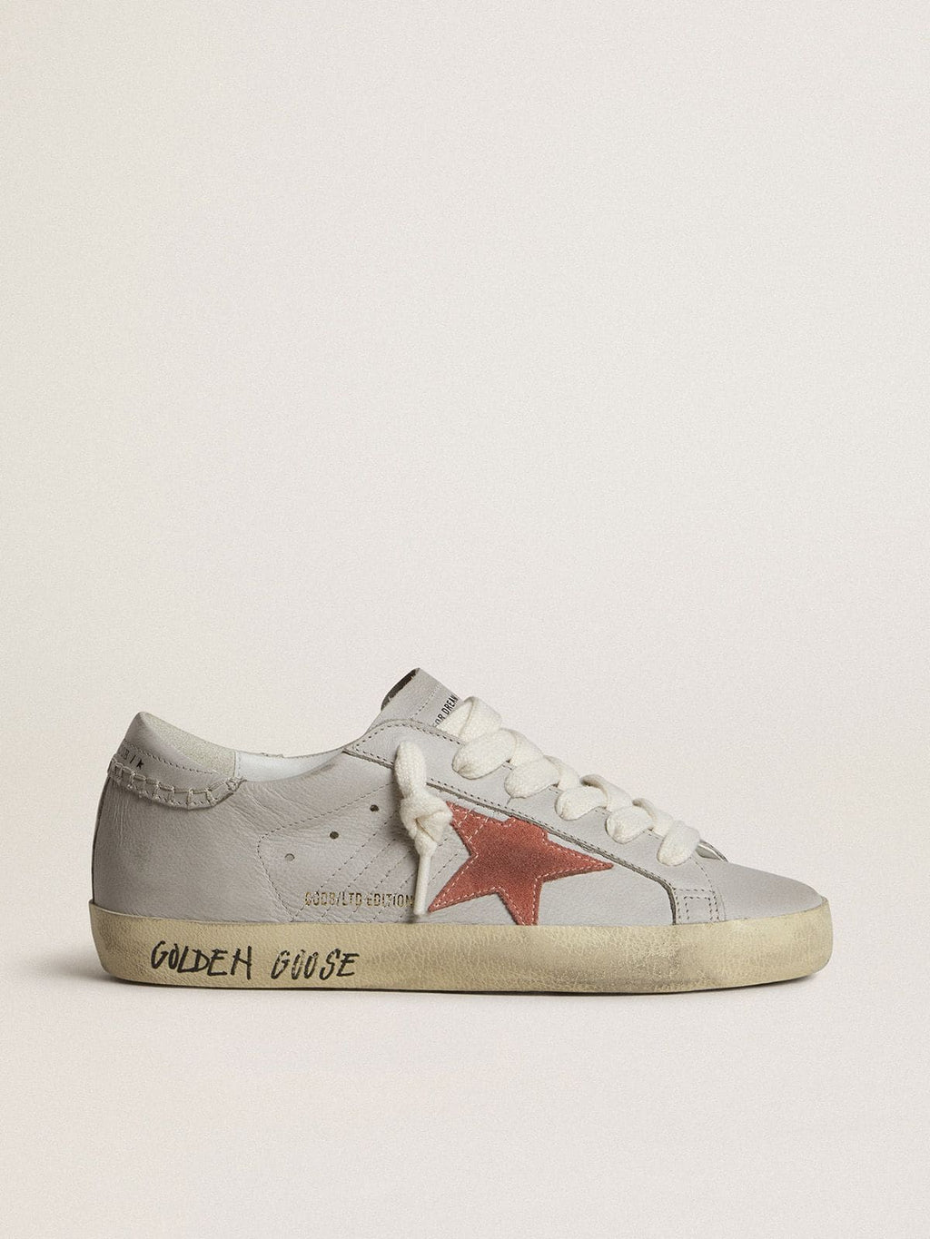 Women's Super-Star LTD in gray leather with brick-red suede star