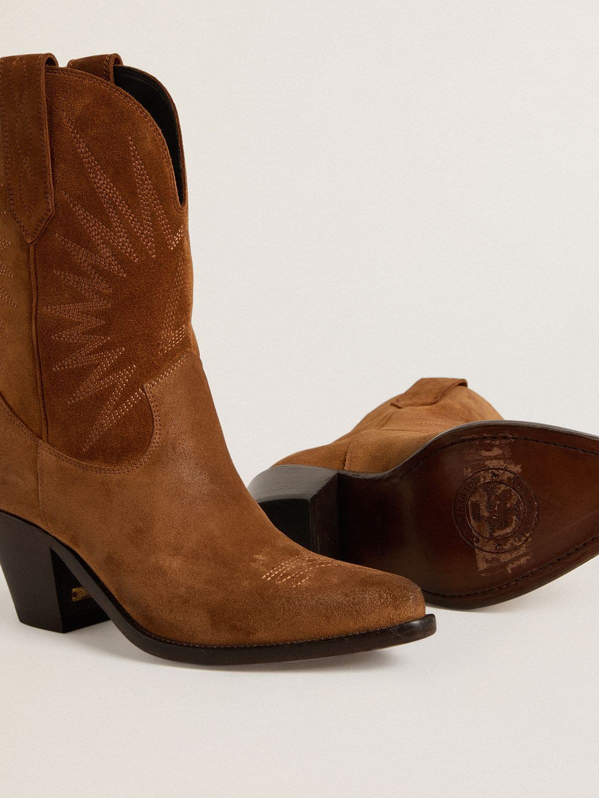 Women's low Wish Star boots in cognac-colored suede with star embroidery
