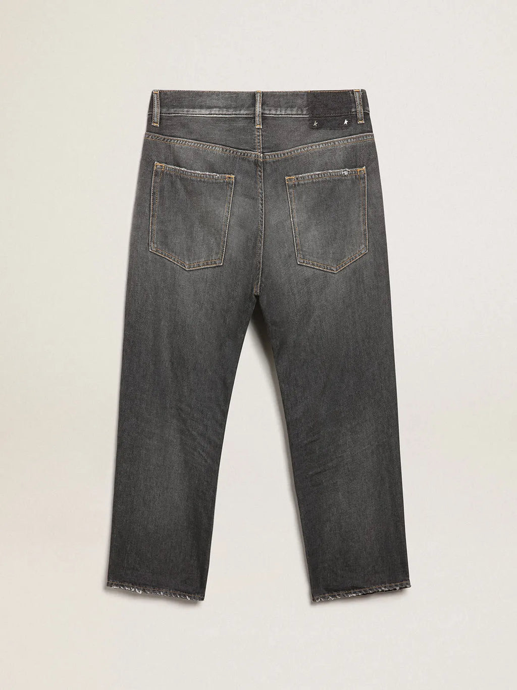 Jeans neri slim fit dal lavaggio medio