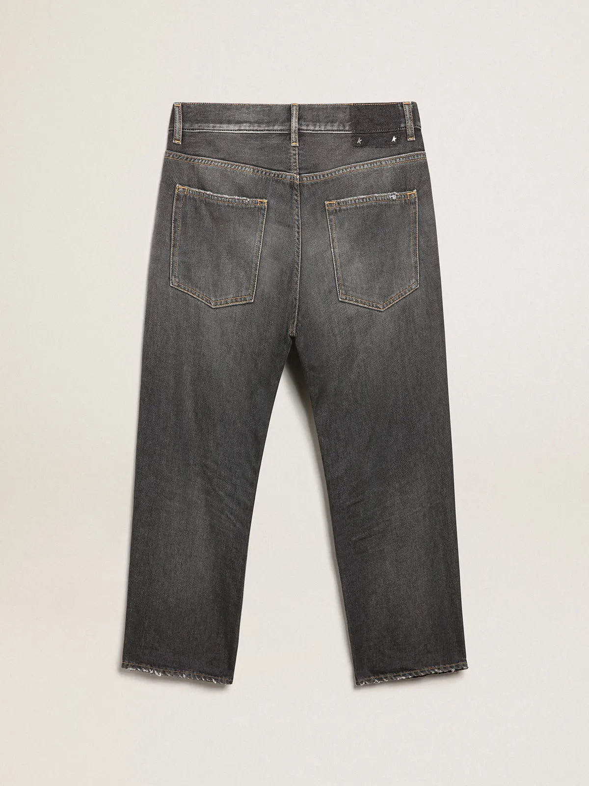 Jeans neri slim fit dal lavaggio medio