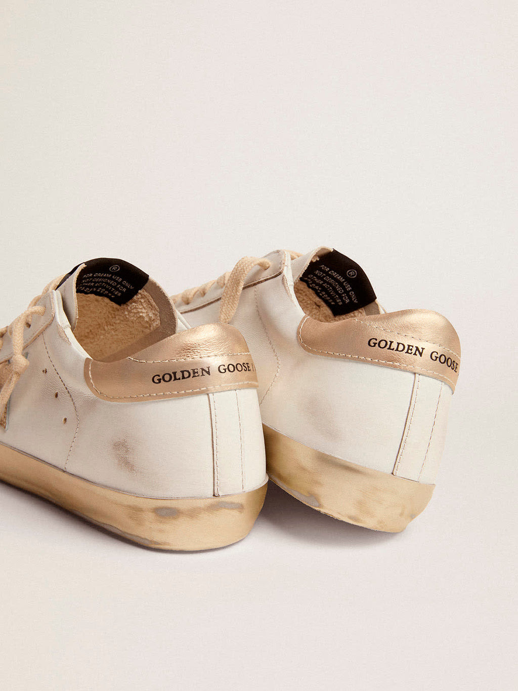 Sneakers Super-Star donna con foxing sparkle dorato e metal studs lettering