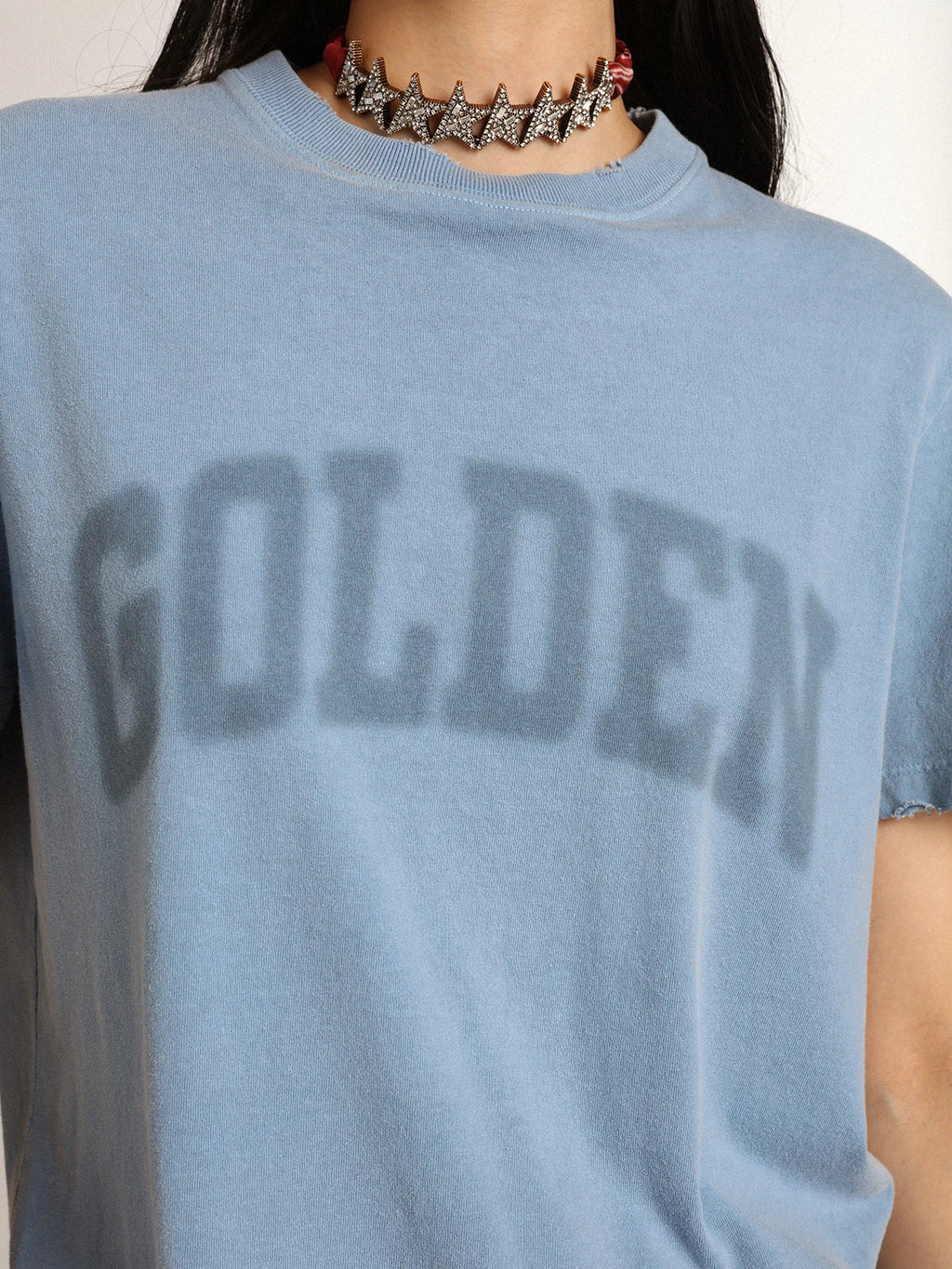 T-shirt Collezione Journey color blu harbor dall'effetto distressed con scritta Golden ton sur ton