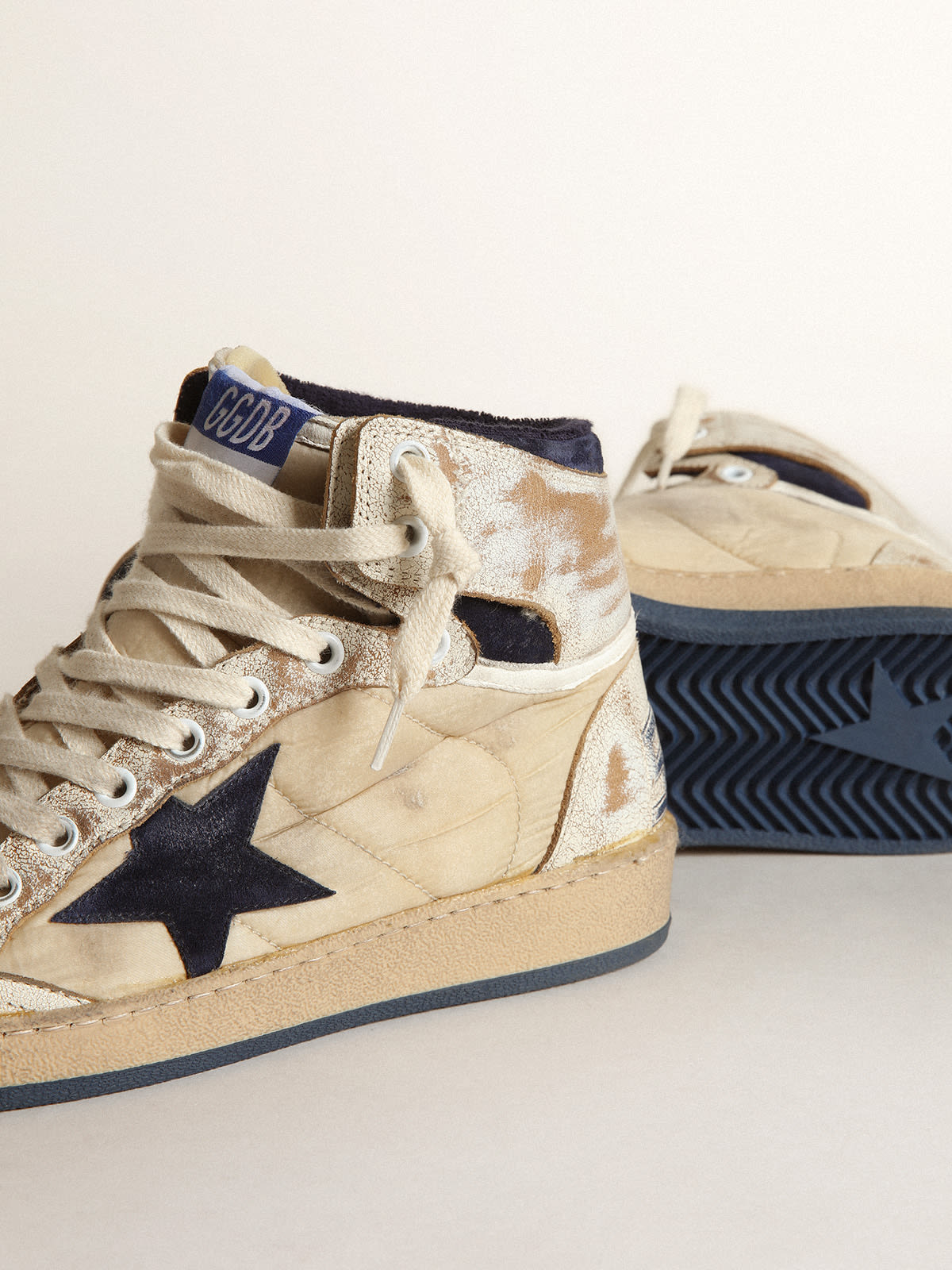 Sneaker Sky-Star donna in nylon color panna e pelle bianca con stella in suede blu scuro