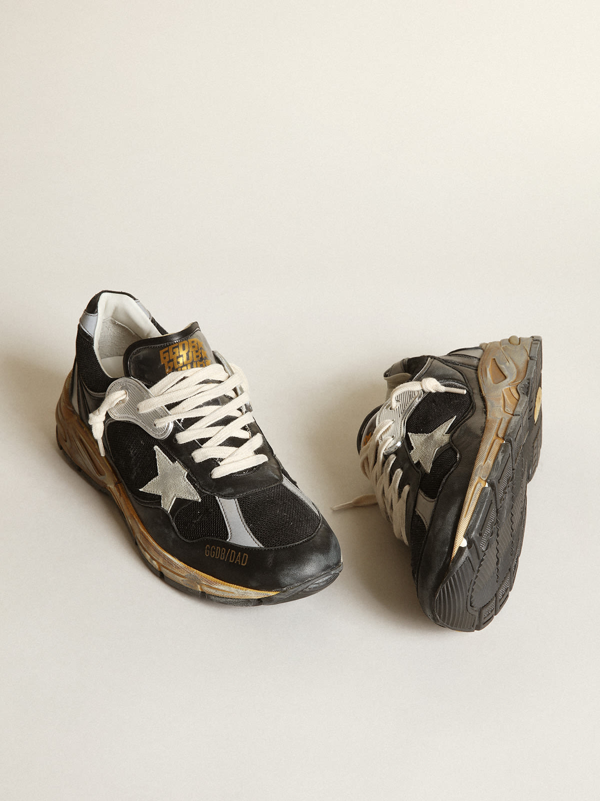 Sneaker Dad-Star Uomo in rete e nappa nere con stella in suede color grigio ghiaccio