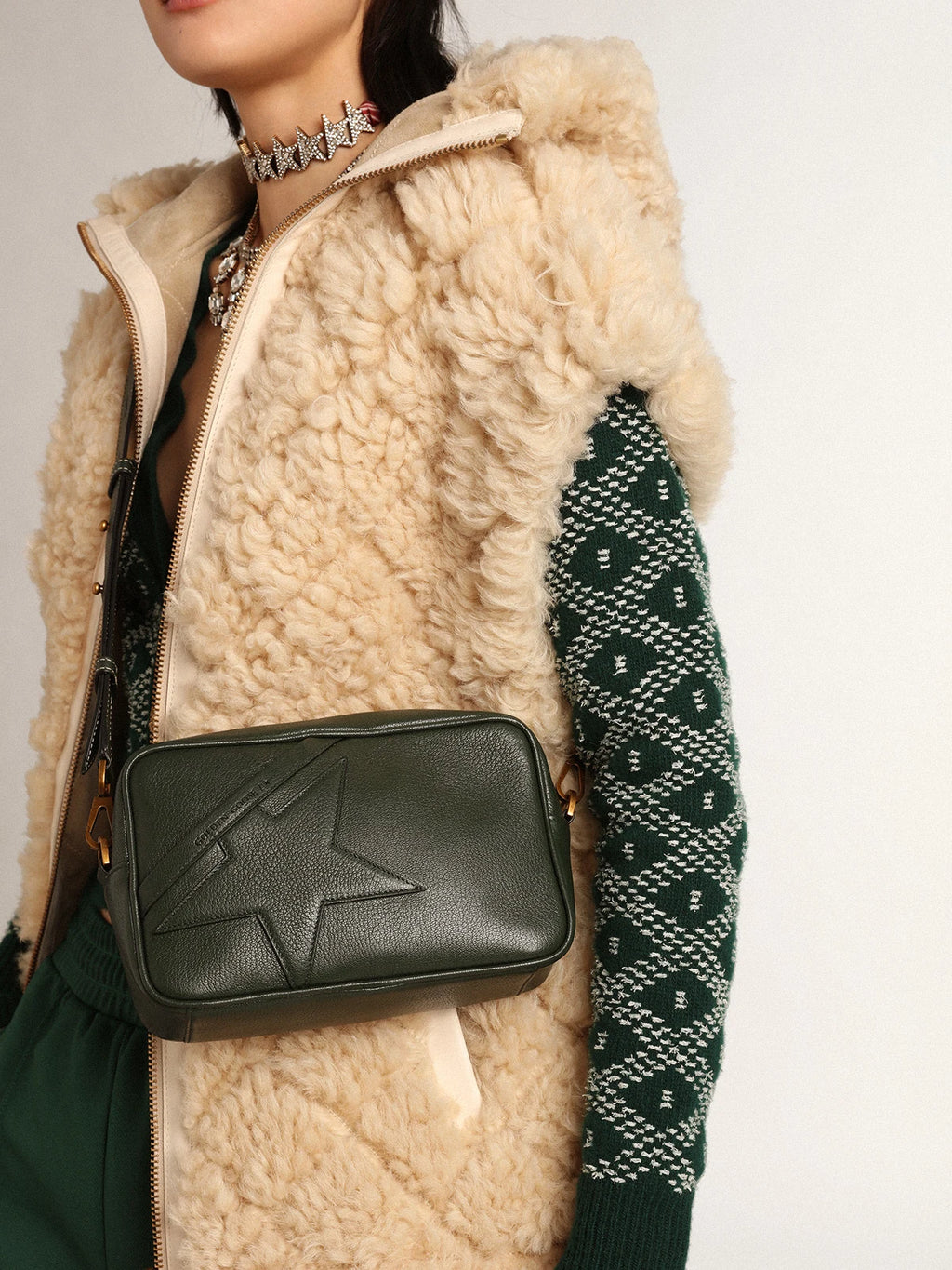 Borsa Star Bag in pelle color verde scuro con stella ton sur ton