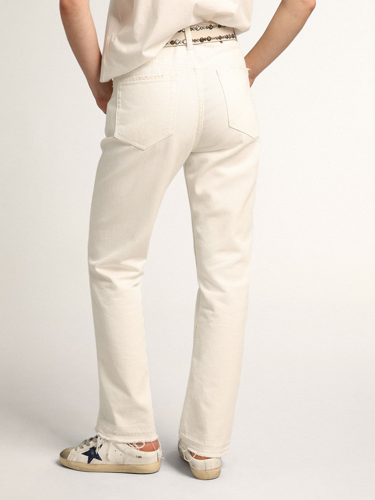 Pantalone crop Collezione Journey in bull denim di colore bianco con orlo dal'effetto rovinato
