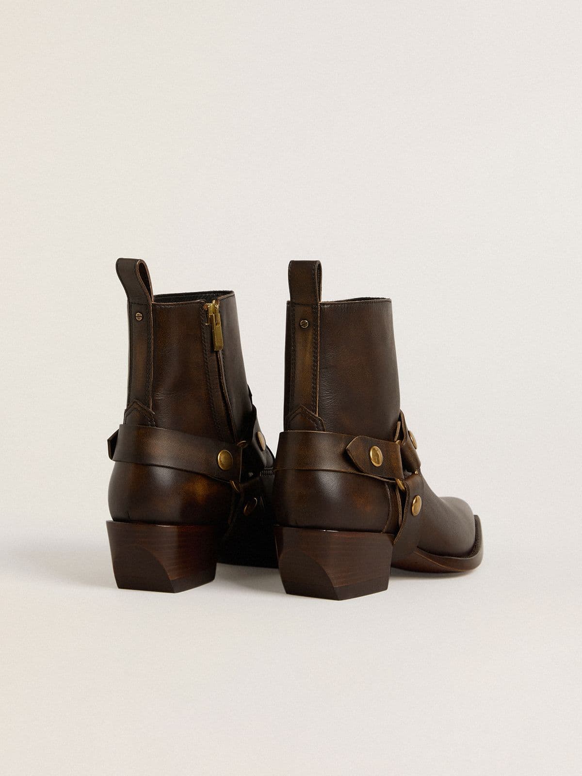 Low Debbie boots in dark brown leather with removable buckle