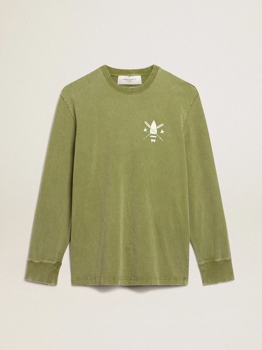 T-shirt di colore pesto con logo bianco sul davanti e sul retro