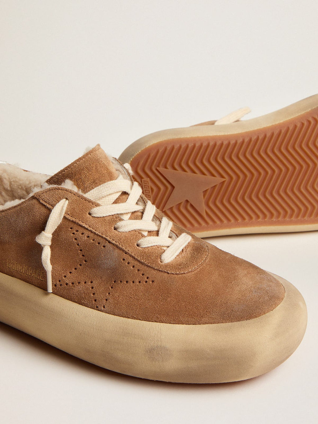 Space-Star Uomo in suede color tabacco e fodera in shearling