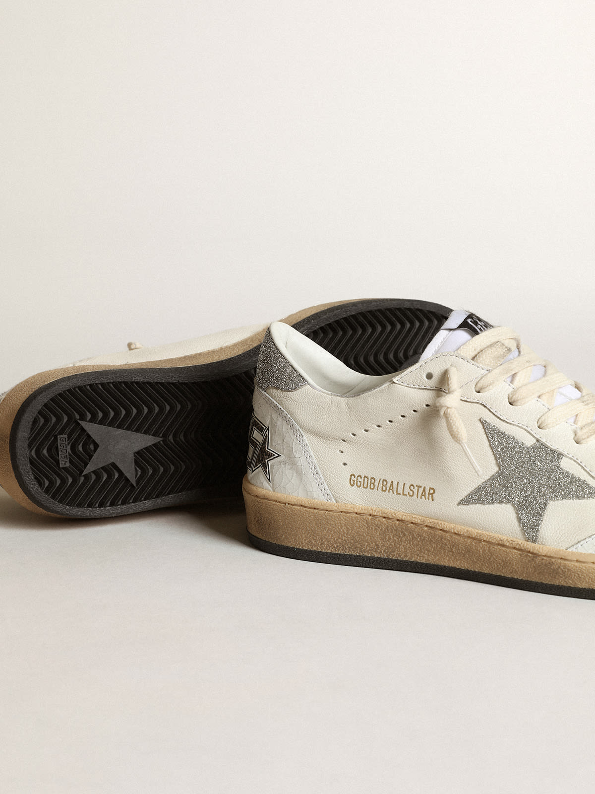Ball Star bianca con stella e talloncino in cristalli Swarovski
