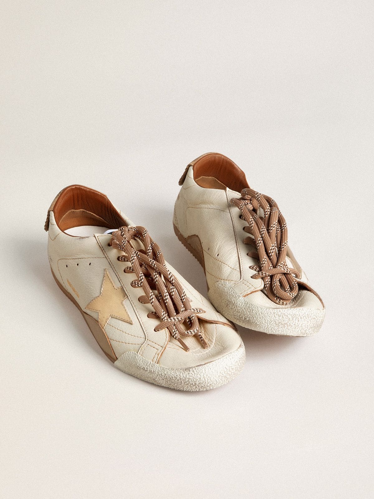 Women's True-Star in white nappa leather with gold star and beige suede heel tab