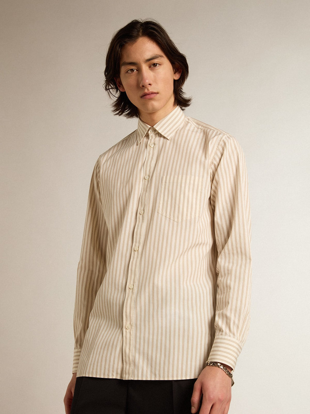 Camicia bianca da uomo in cotone con motivo a righe beige