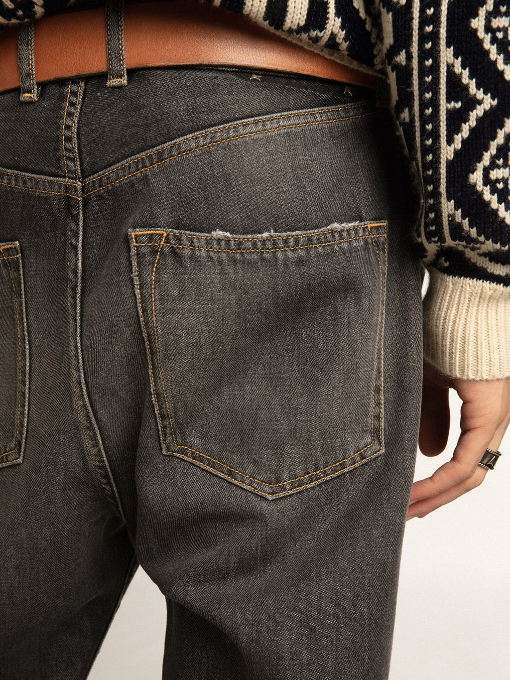 Jeans neri slim fit dal lavaggio medio