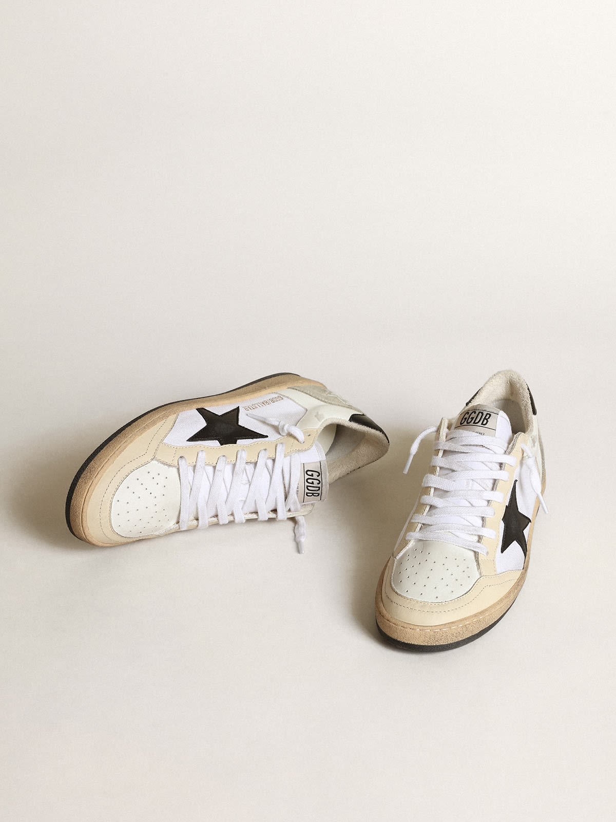 Sneaker Ball Star donna in canvas e pelle bianchi con inserti in pelle avorio e stella in nappa nera