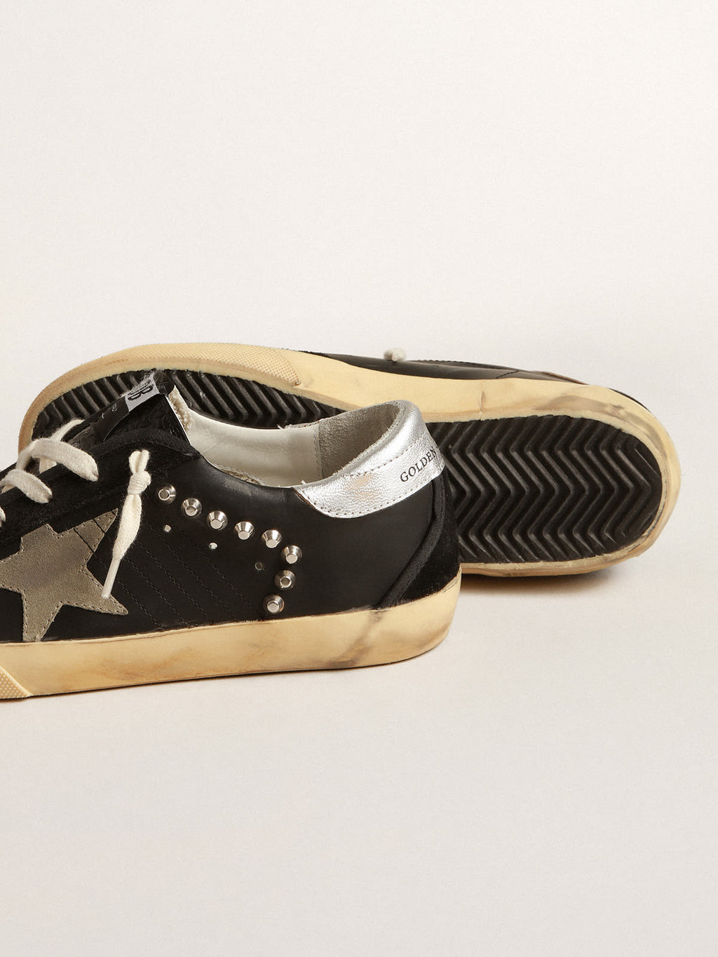 Super-Star Uomo in pelle e suede neri con borchie color argento
