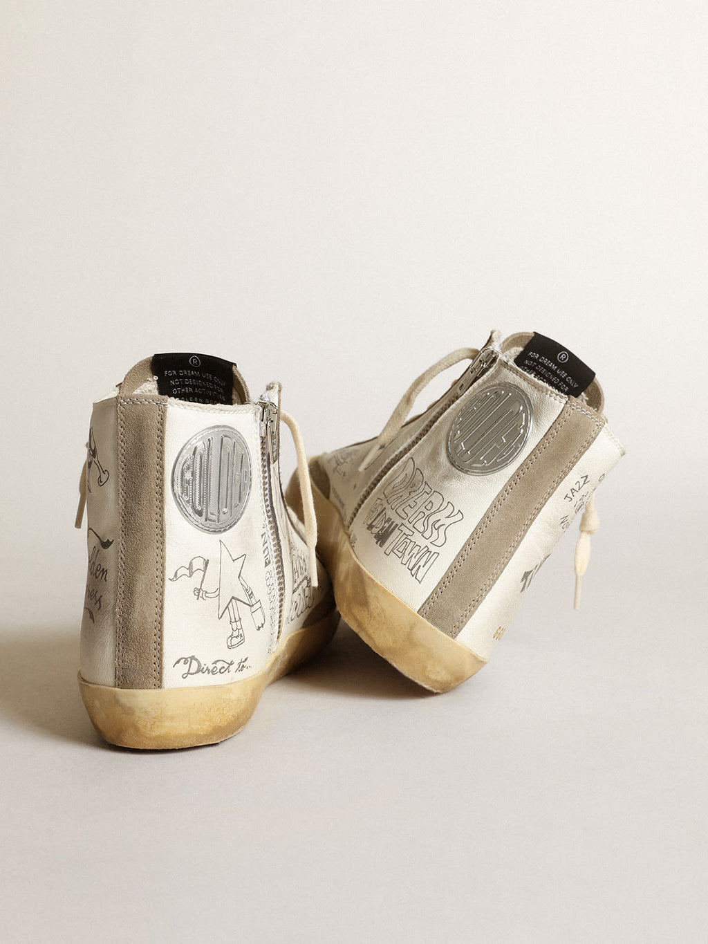 Sneaker Francy Donna con inserti in suede color tortora e scritte nere all-over