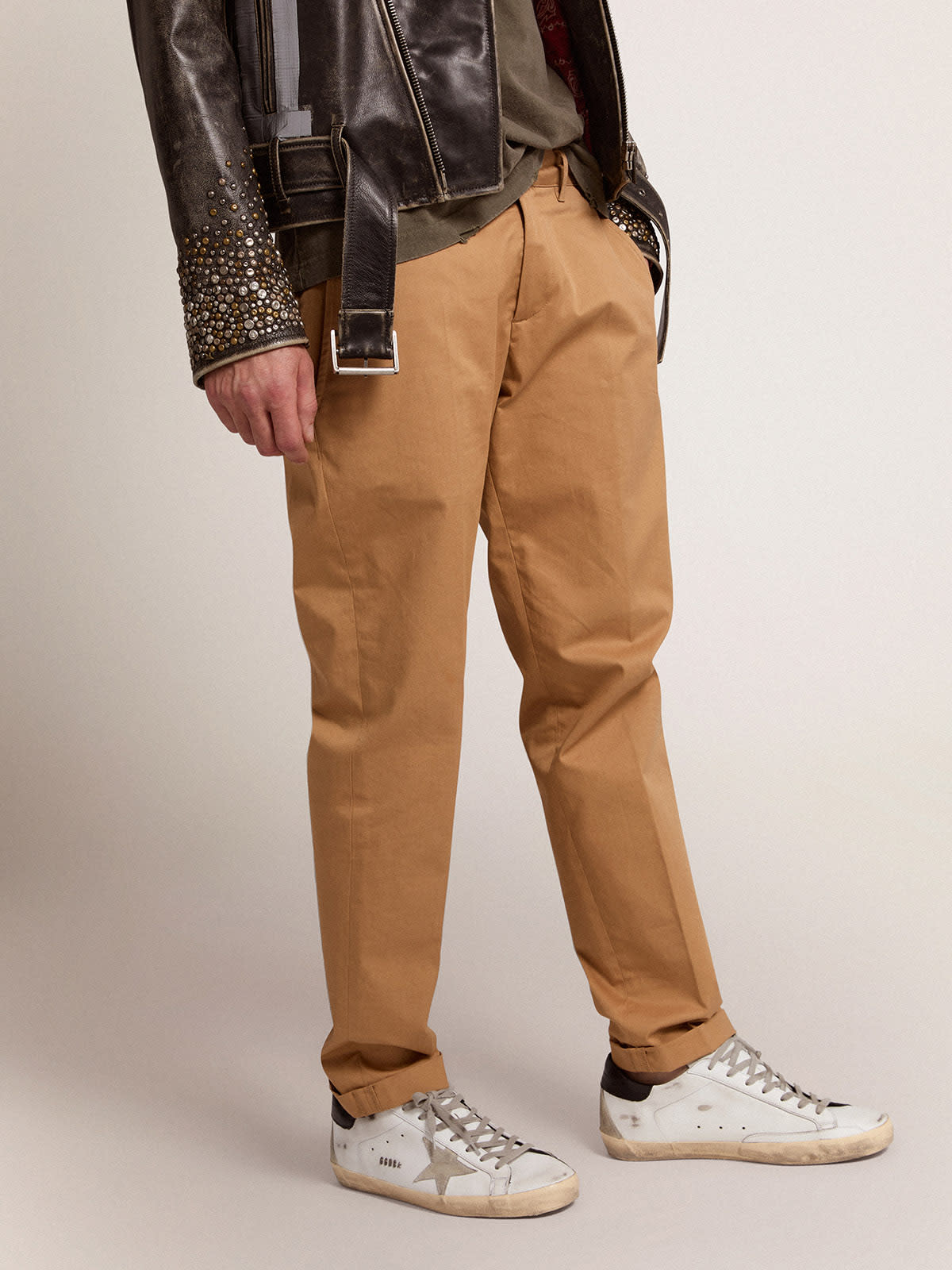 Sneakers Super-Star uomo con talloncino nero e metal studs lettering