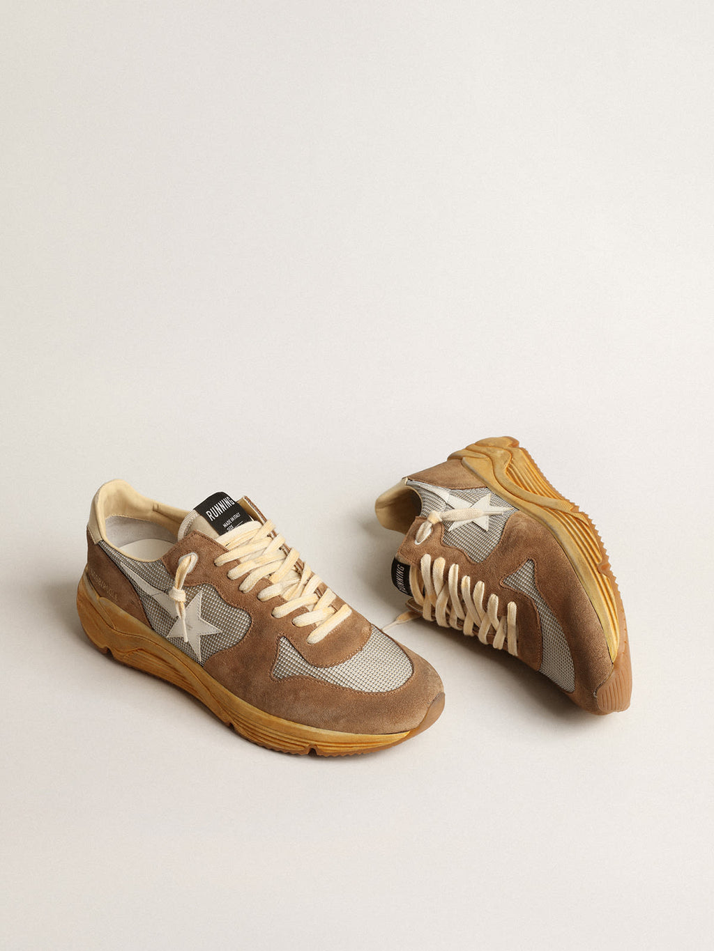 Running Sole in rete argento e suede tabacco con stella bianca