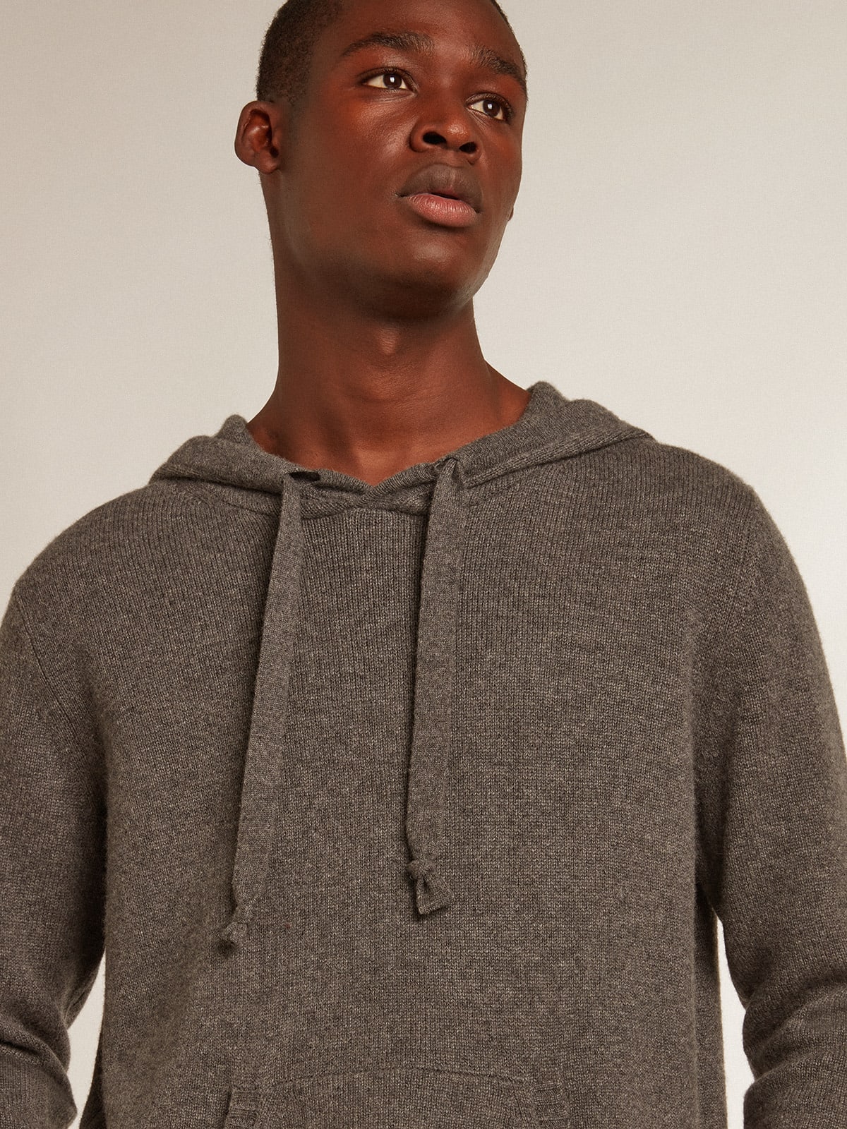 Felpa uomo misto cashmere color grigio melange con cappuccio