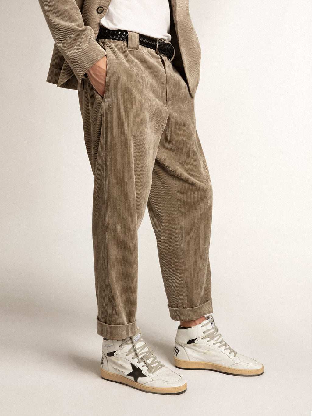 Pantalone di color beige chiaro in corduroy