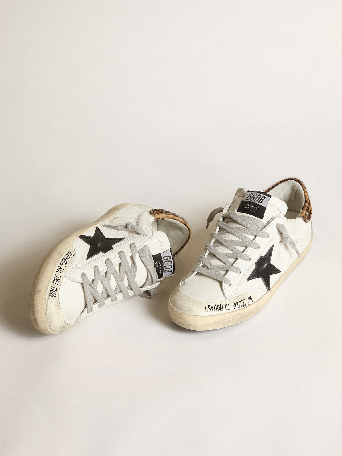 Super-Star con stella in pelle nera e talloncino in cavallino leo