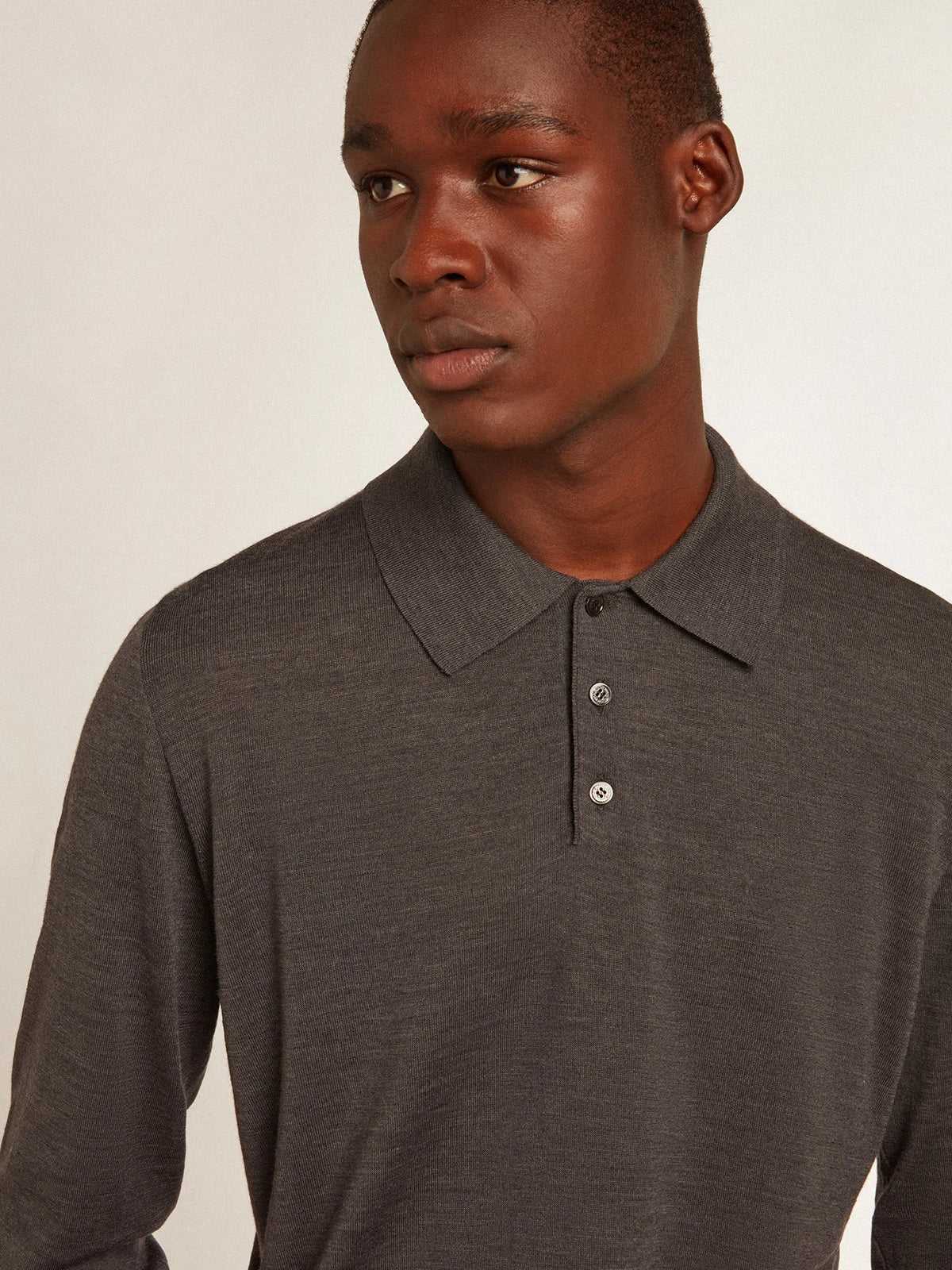 Polo maniche lunghe da uomo in lana merino di colore grigio