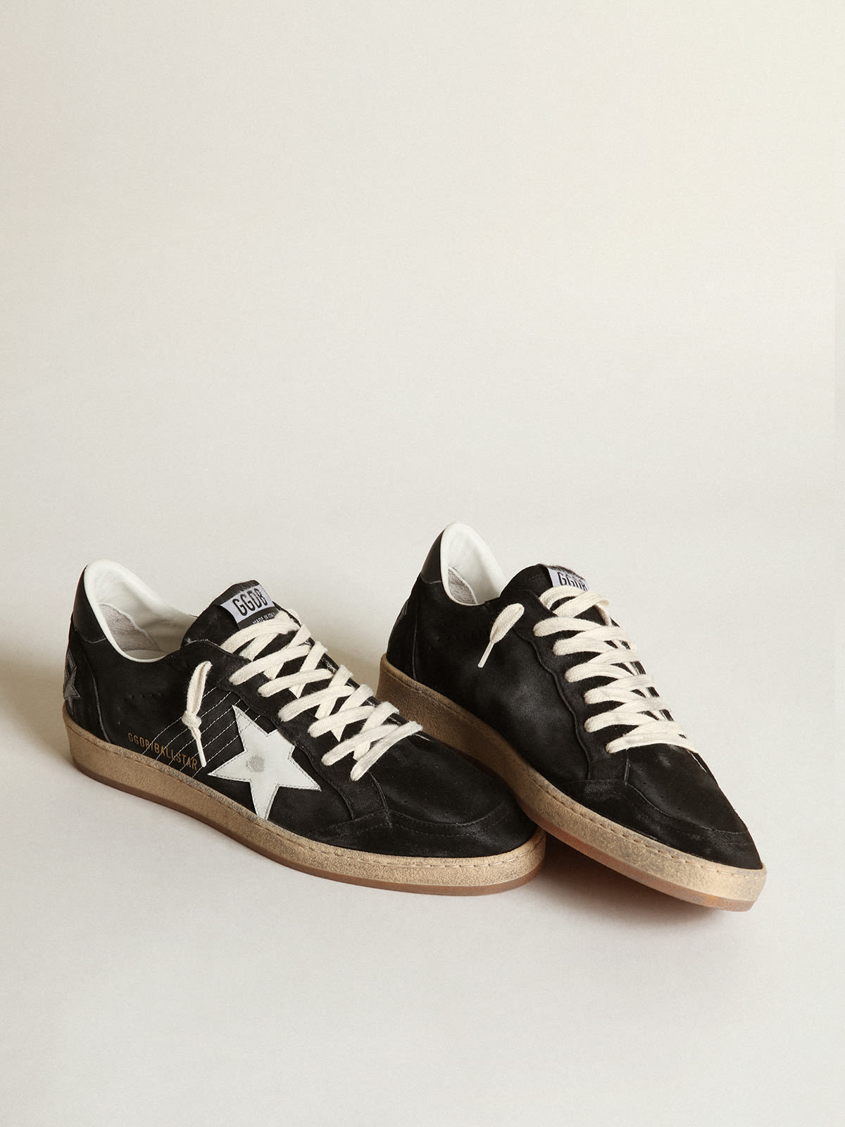 Sneaker Ball Star donna in suede nero con stella in pelle bianca e talloncino in pelle nera
