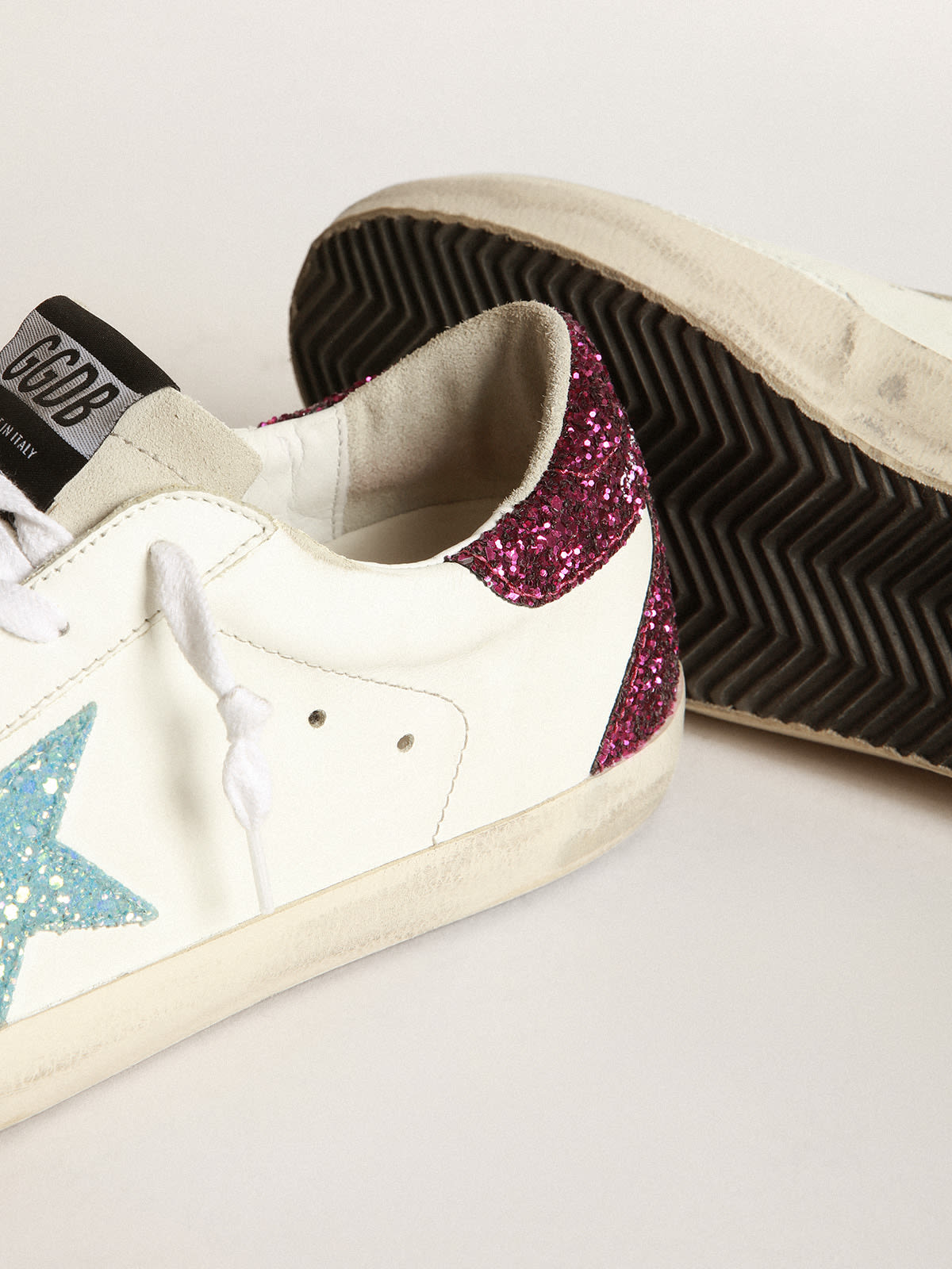 Sneaker Super-Star con stella in glitter azzurri e talloncino in glitter viola