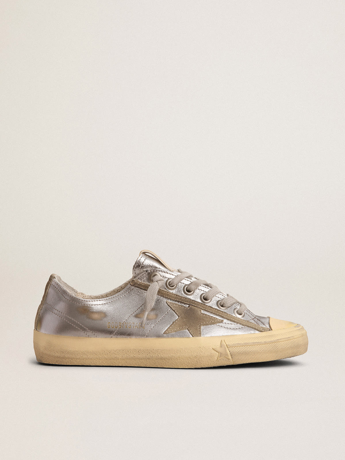 Sneaker V-Star LTD in pelle laminata color argento con stella in suede color grigio ghiaccio