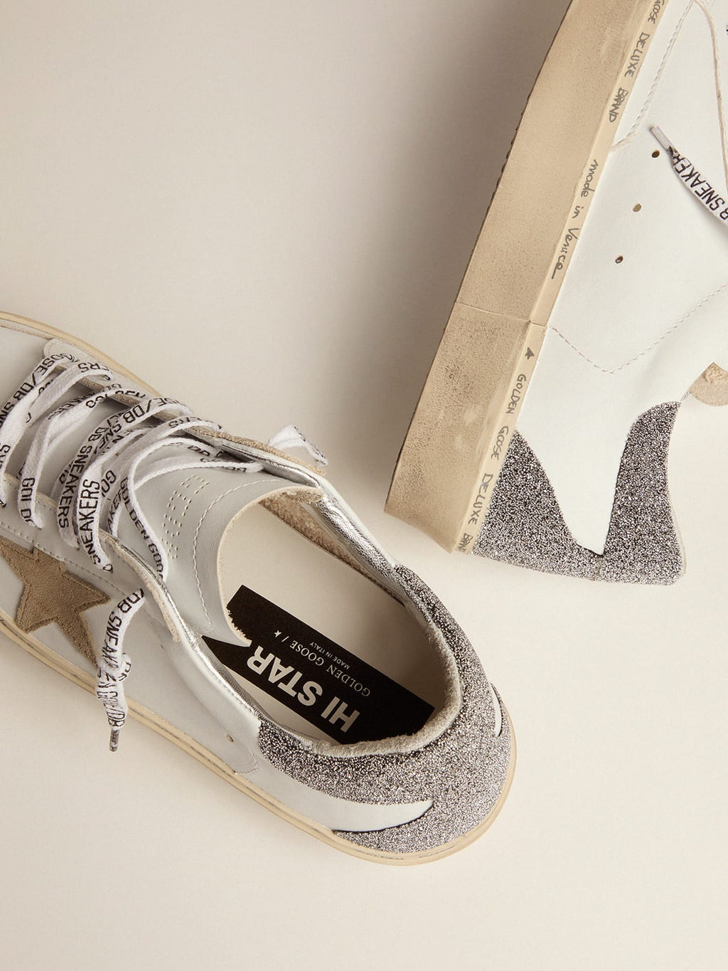 Sneaker Hi Star con stella in suede color tortora e talloncino in micro cristalli Swarovski