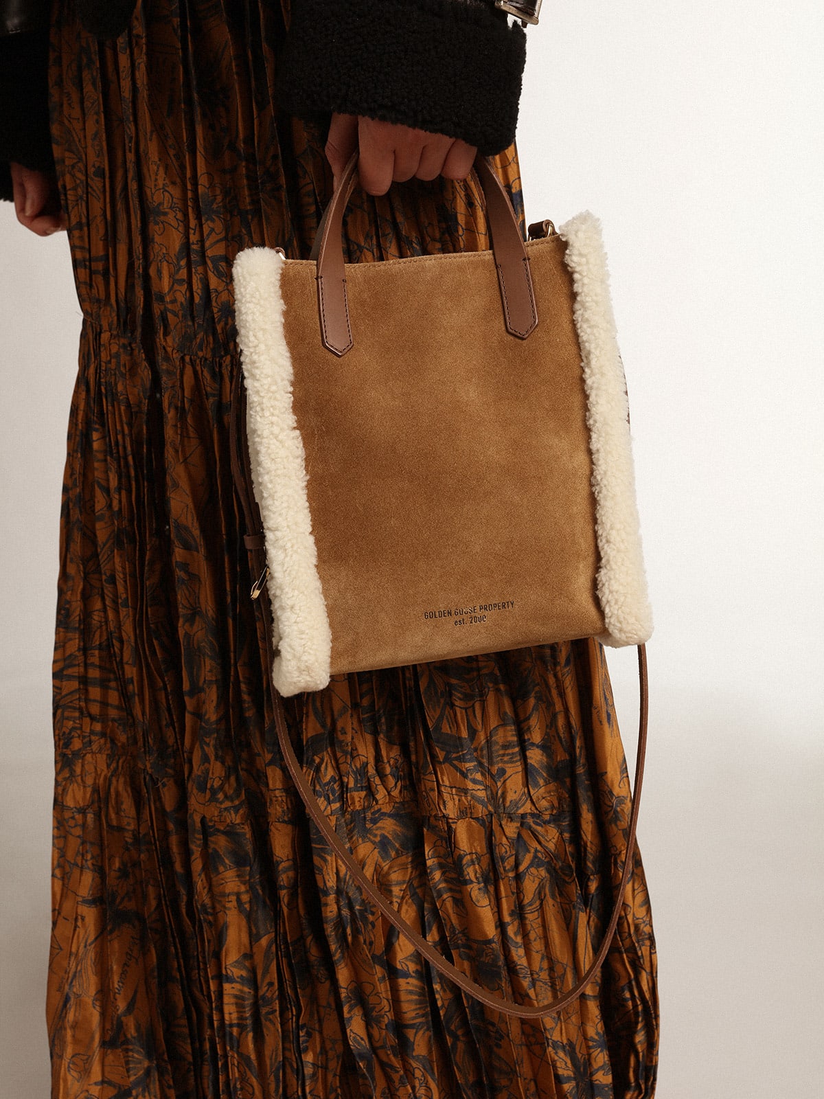Borsa California Bag mini in pelle scamosciata con finiture in shearling