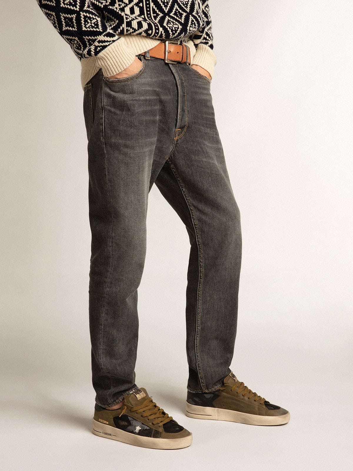 Jeans neri slim fit dal lavaggio medio