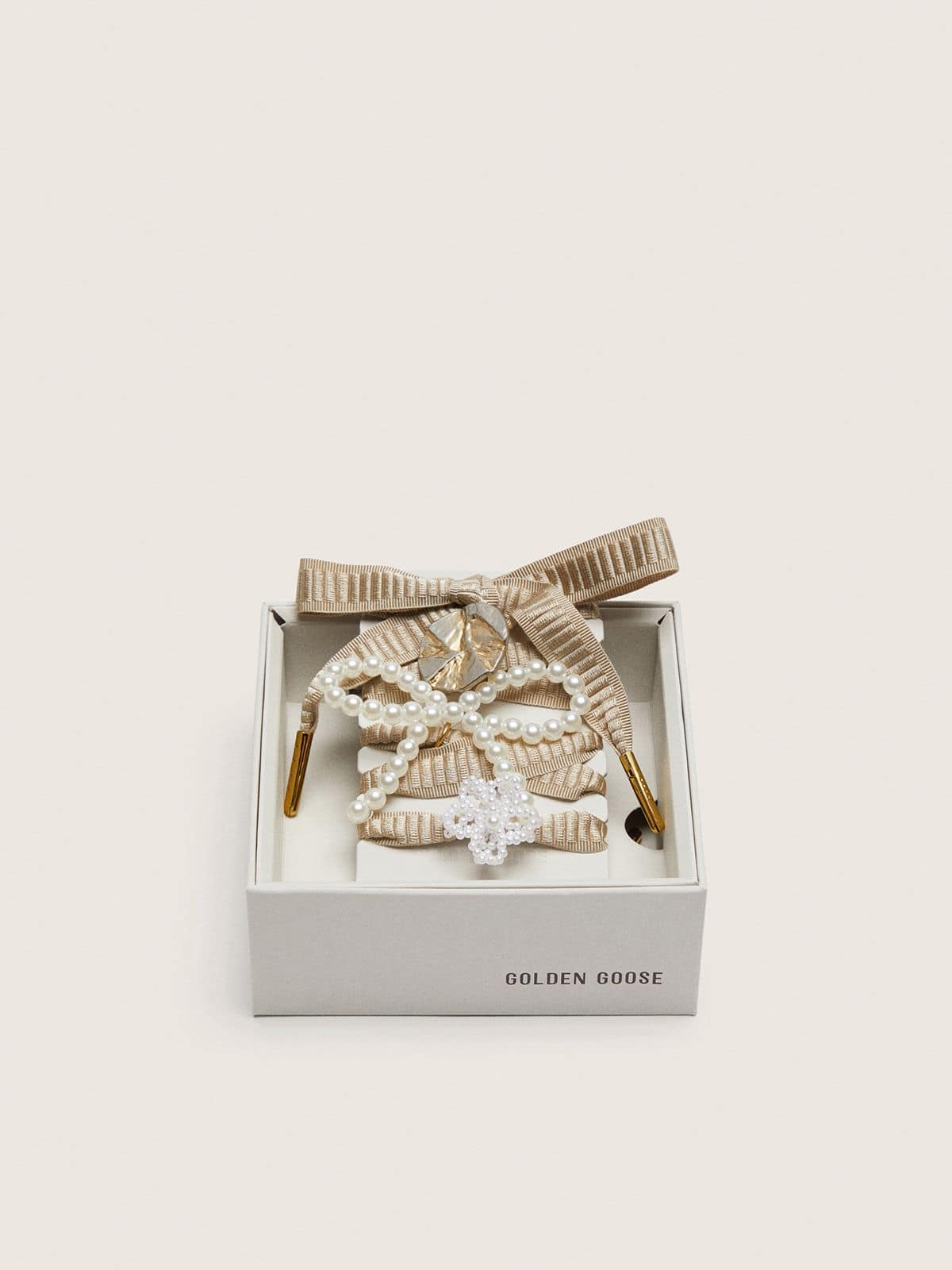 Skins "Sparkling" beige embroidered laces embellished with beaded charms and gold charm