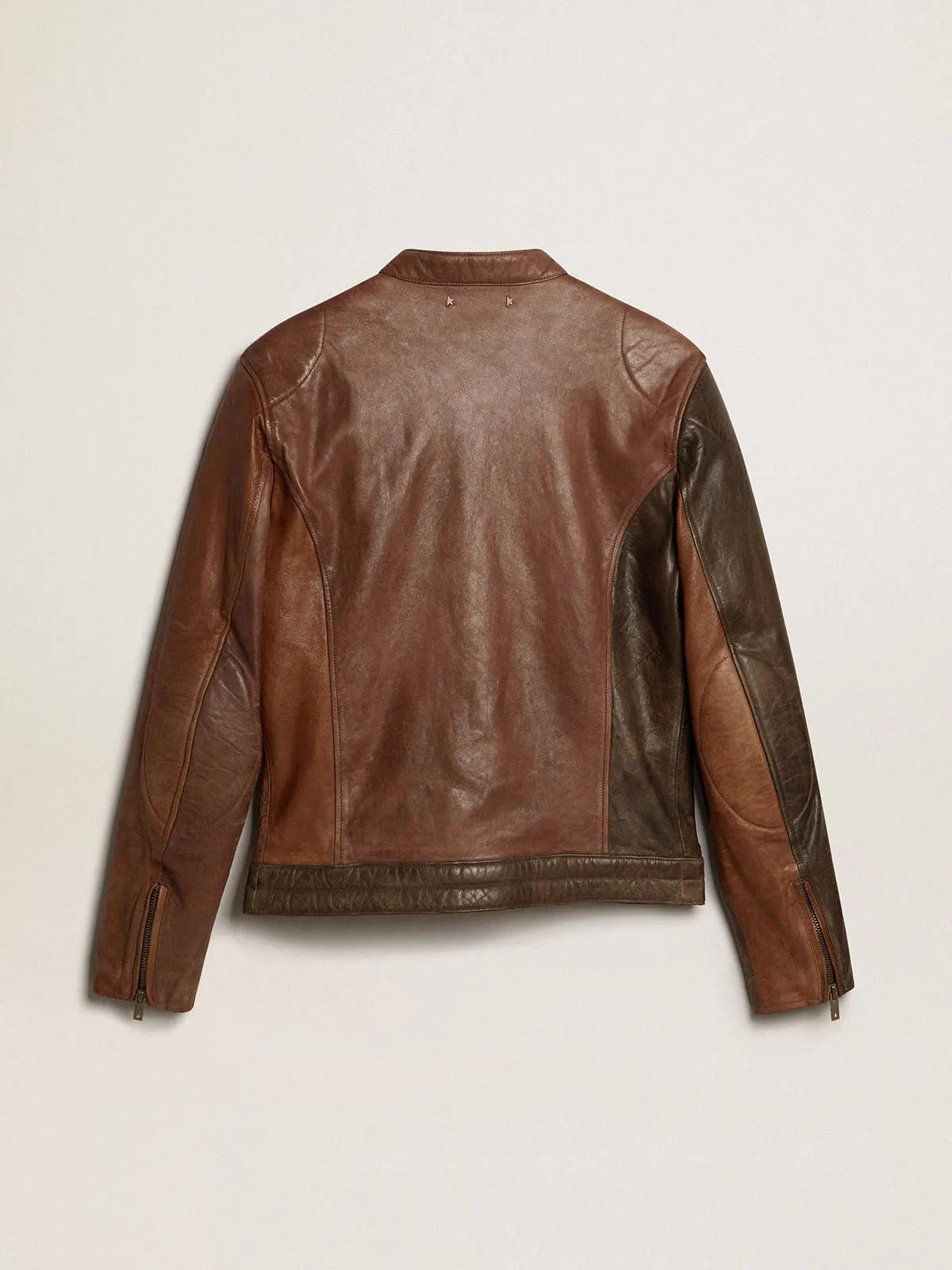 Giacca in nappa di colore marrone ispirazione biker