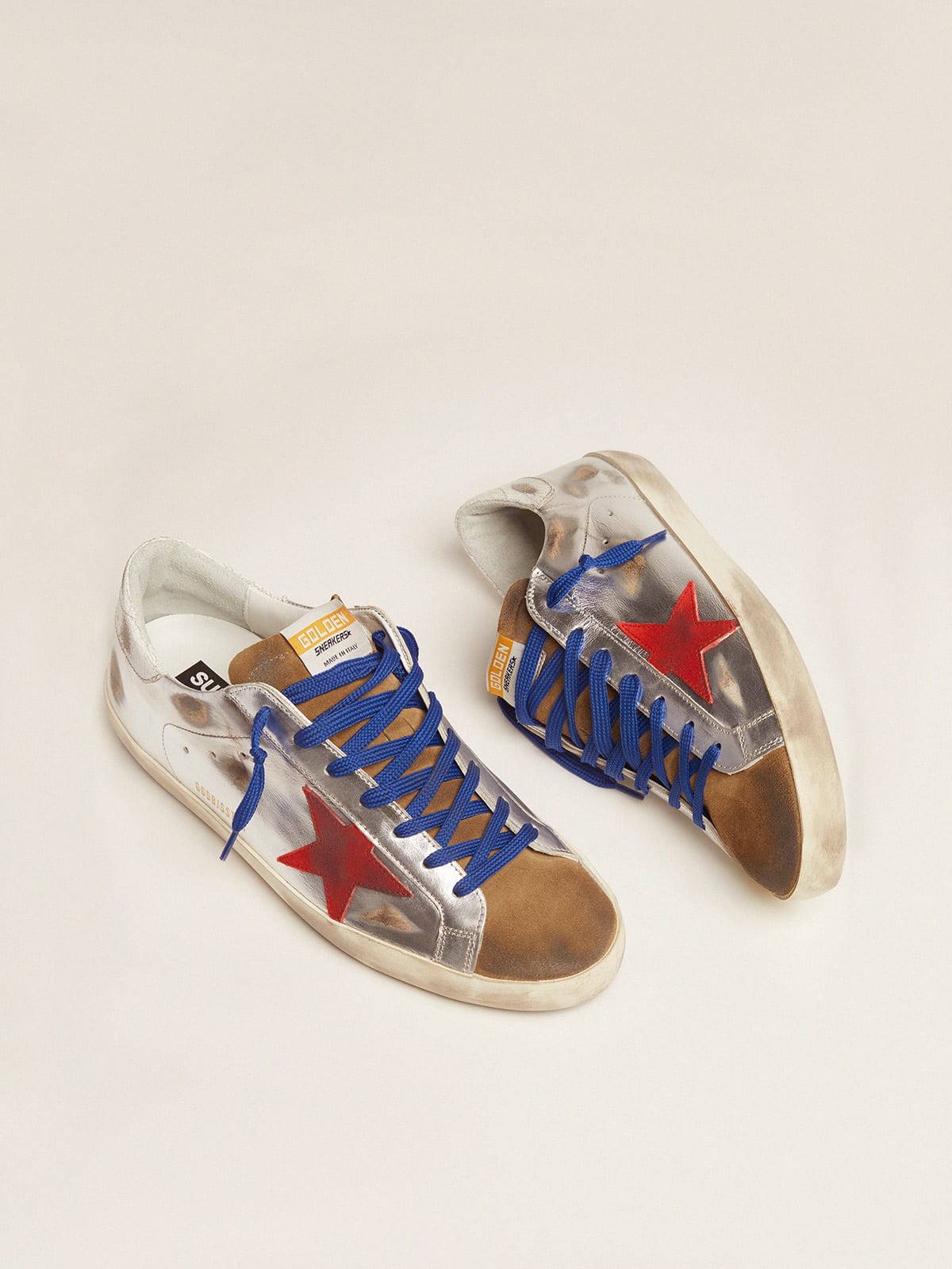 Sneakers Super-Star in pelle laminata e suede con stella rossa