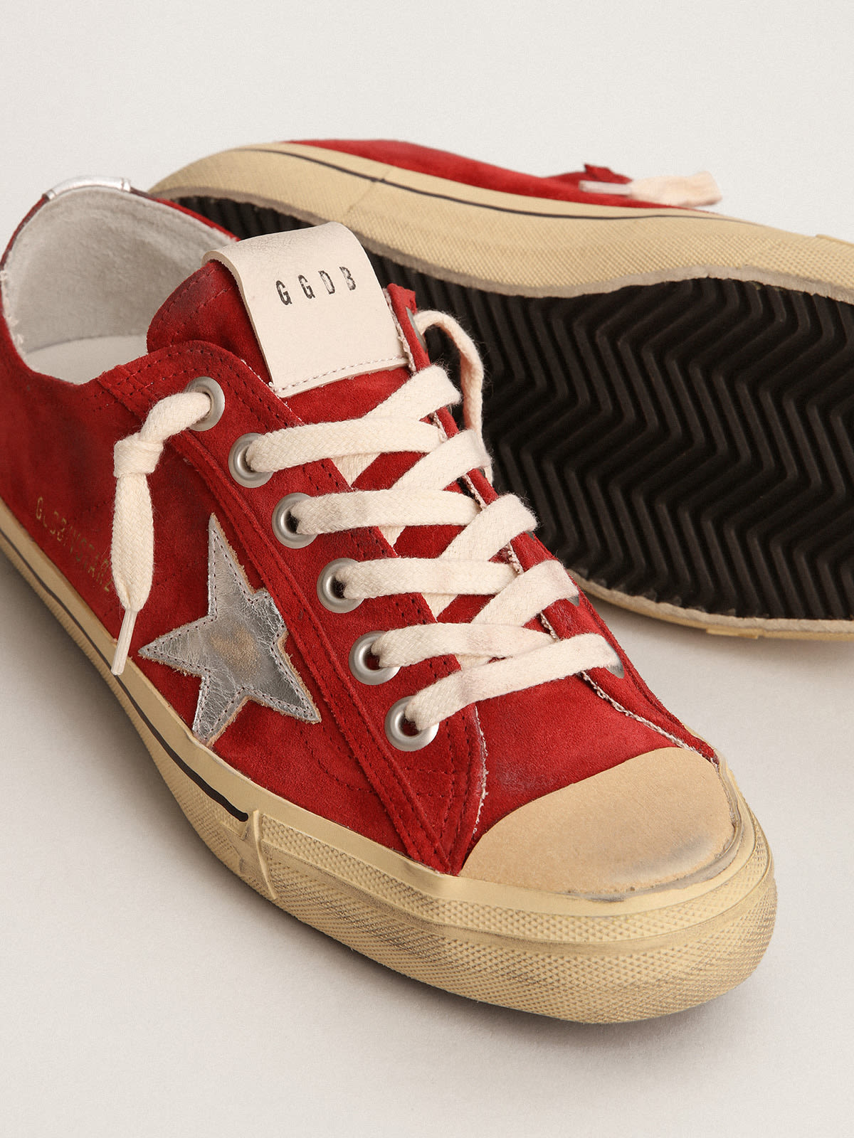 Sneaker V-Star LTD in suede color rosso scuro con stella e talloncino in pelle laminata color argento