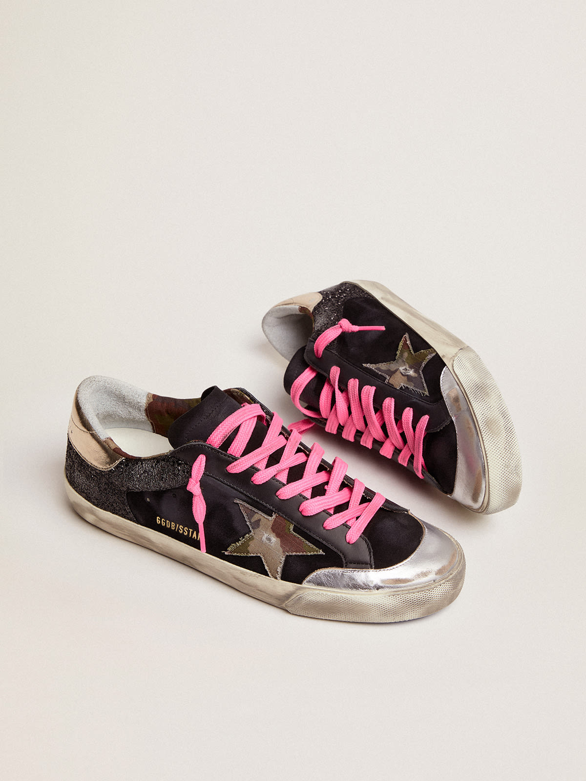 Sneaker Super-Star in glitter e suede neri con stella in tessuto camouflage