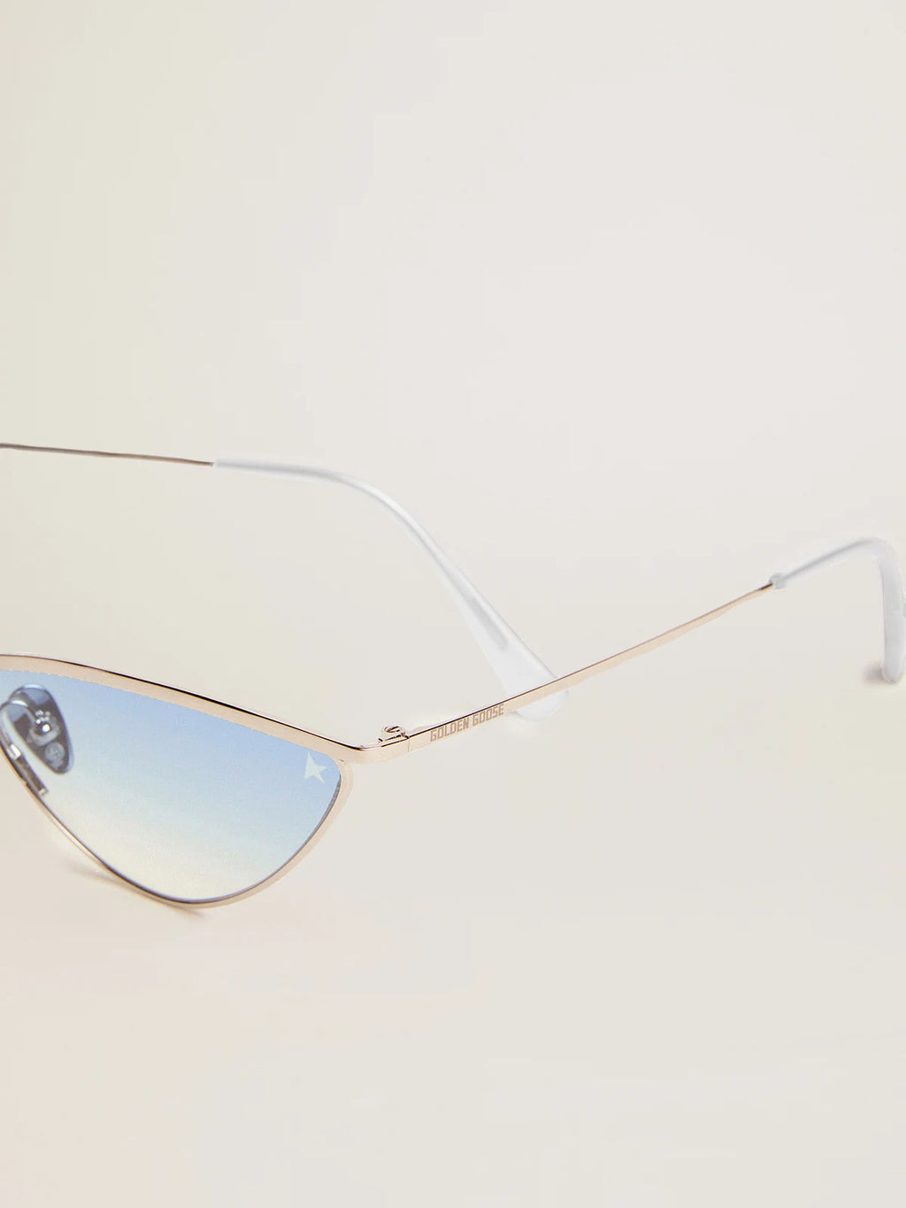Sunframe Scarlett modello cat eye con montatura argento e lenti azzurre