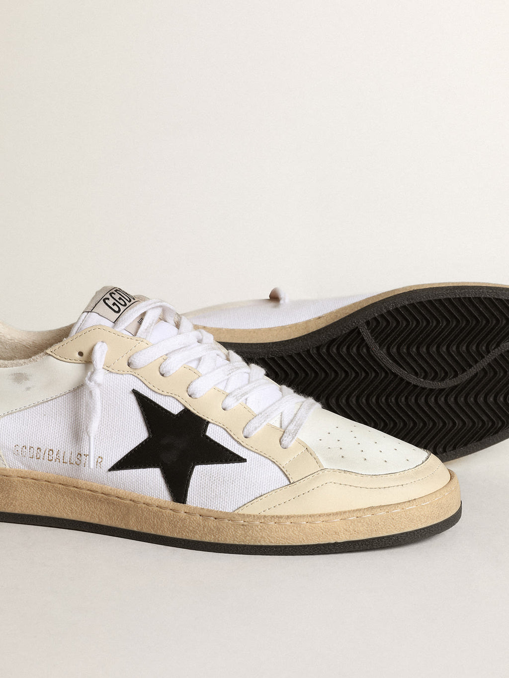 Sneaker Ball Star uomo in canvas e pelle bianchi con inserti in pelle avorio e stella in nappa nera