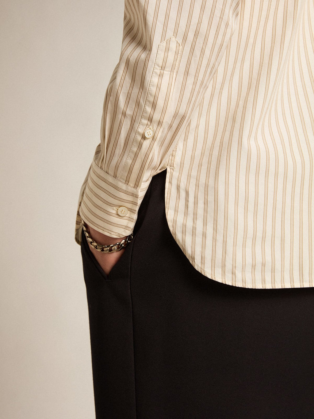 Camicia bianca da uomo in cotone con motivo a righe beige