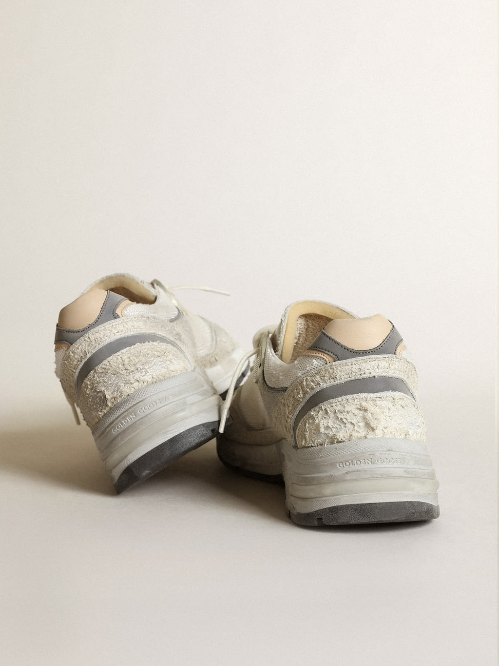 Sneaker Dad-Star in suede bianco e grigio e stella in pelle bianca