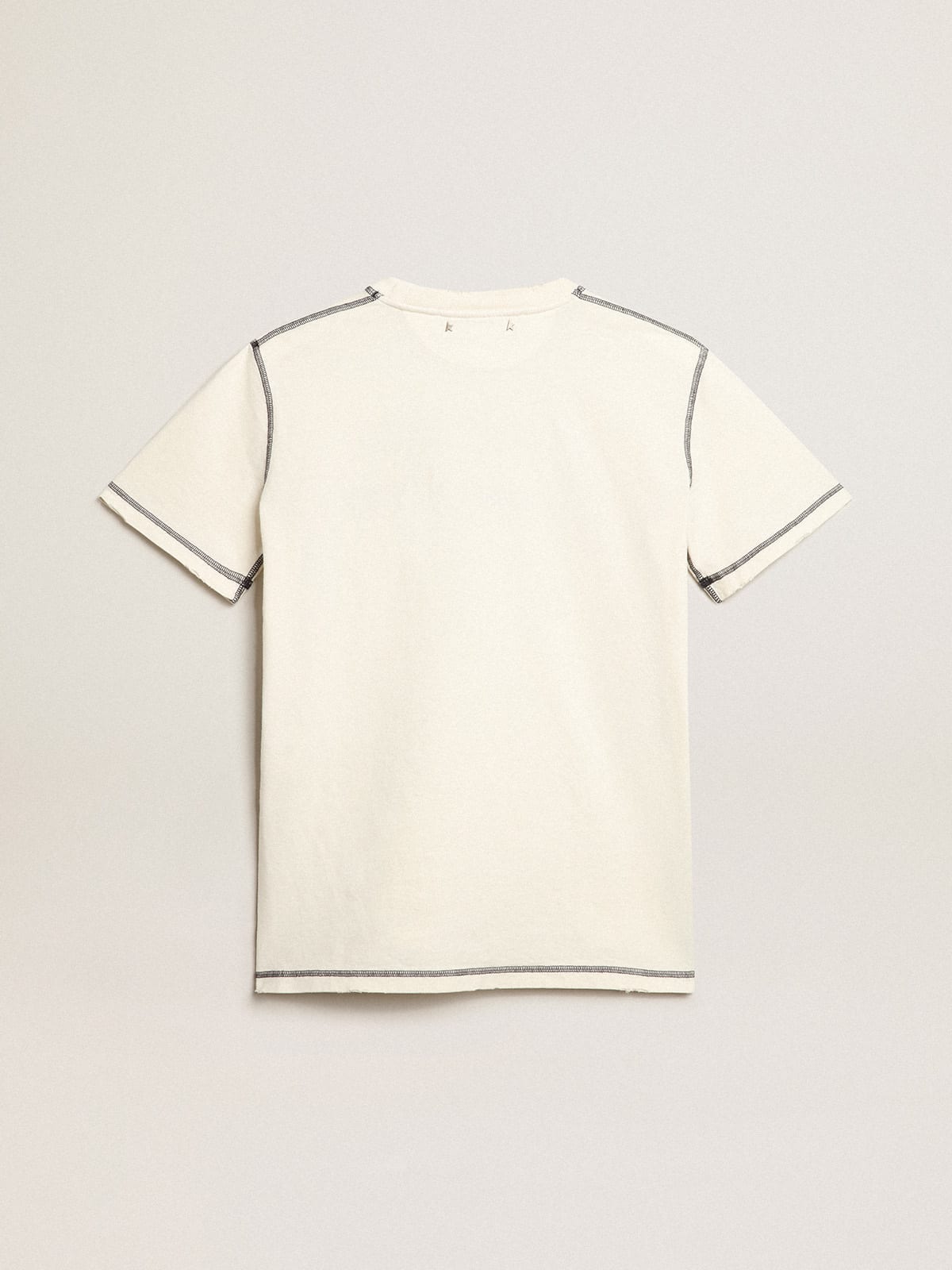 T-shirt color bianco con scritta ricamata blu